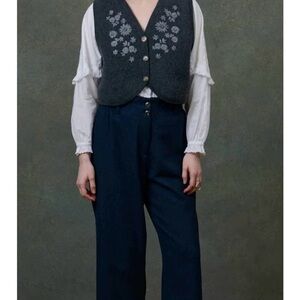 Grey 100% Wool Embroidered Vest – Button Front, Minimal Style